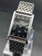 Vintage Seiko Slim Quartz Men&rsquo;s Stainless Steel Wrist Watch-Black Dial