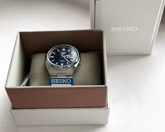New in box Seiko 5 Automatic 21 Jewels Japan Made SNXS77 Men&rsquo;s Watch