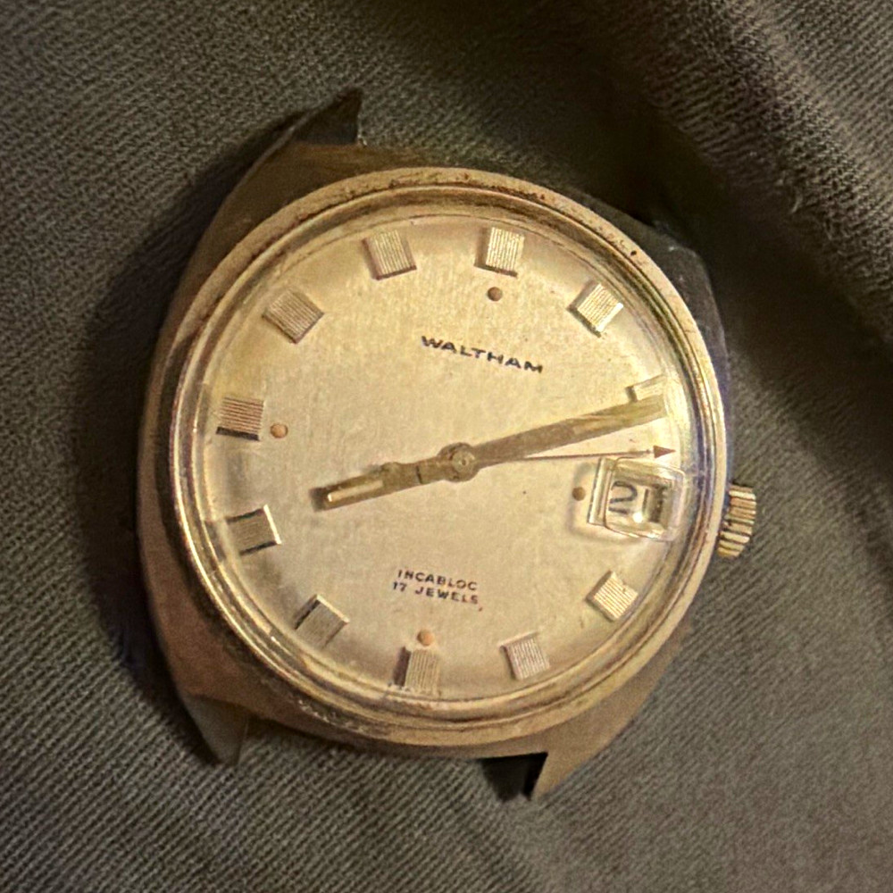 Waltham Incabloc Manual Wind 17J Men&rsquo;s Analog Date Silver Dial SS Round Watch