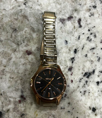 Tommy Hilfiger Women&rsquo;s Quartz Wristwatch Black Dial Gold Tone Bracelet 30m