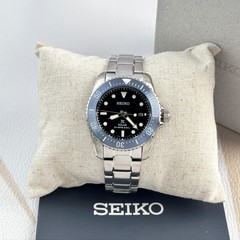 Seiko Men&rsquo;s Prospex Sea Black Dial Stainless Steel Solar Diver Watch SNE569