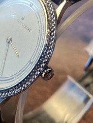 Rare Universal Genève 843229 Dress Watch –Hobnail Bezel– Vintage Swiss Elegance