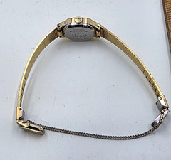 Vintage (5/80) Seiko Quartz Ladies Watch Gold Tone Champagne Dial New Battery