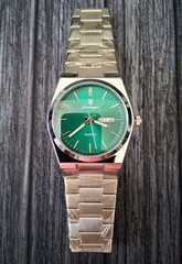 Vintage Swiss Design Green Burst Dial Day Date Mens Watch