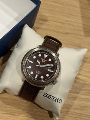 Seiko Damaged Bezel 5 Sports Brown Men&rsquo;s Watch – SRPC68K1 Bottle Cap 4r36
