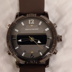 Skechers Men&rsquo;s Analog Wristwatch 12-Hour Striped Gray/Black Dial Brown Strap