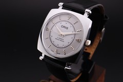 Vintage ORIS Swiss Hand-Wind Classic Mechanical Collectible Men’s Wrist Watch
