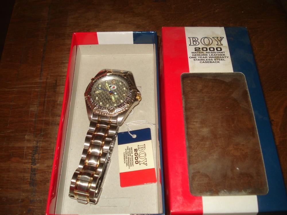 Boy 2000 Quartz Men&rsquo;s Water Resistant Watch NEW