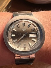Vintage Rare 1970s Elgin Swisssonic Electric Men’s Watch Day Date UFO SHAPE