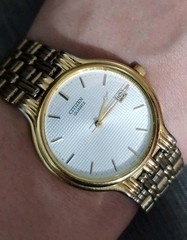 Vintage Men&rsquo;s Citizen Lattice Hobnail Calendar Watch #5510-F52584 Mint Condition
