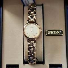 Seiko SUJ104 Women&rsquo;s Quartz Analog Gold Tone Bracelet White Dial w/ Box
