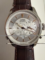 Oris Worldtimer Automatic Silver/Gray Dial Leather/42 mm Comes with Two Straps